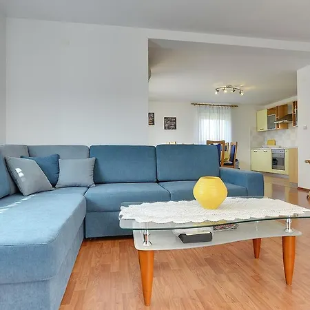 Apartment Zeljko Medulin